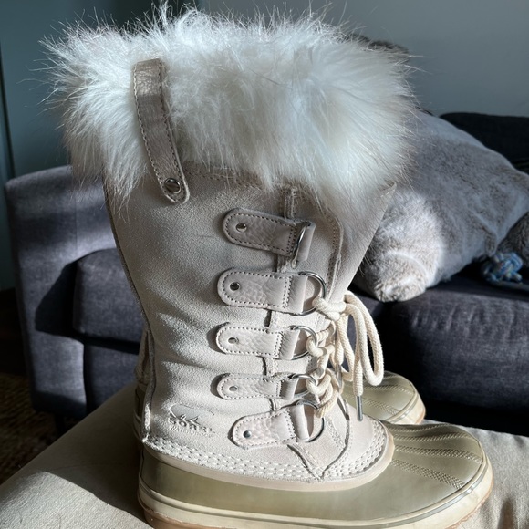 Sorrel Snow Boots - Picture 2 of 3